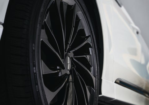 The wheel of the available Jet Appearance package is shown | Vision Lincoln in Wahpeton ND