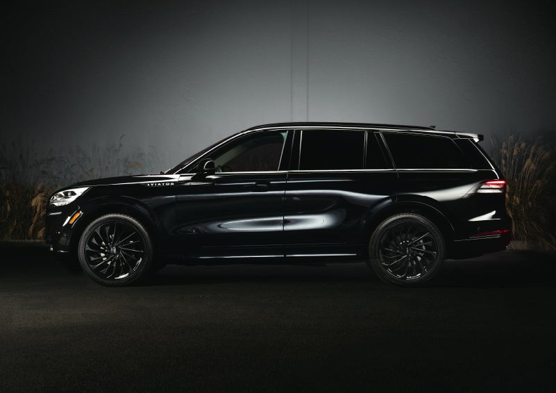 A 2024 Lincoln Aviator® SUV is shown in the Infinite Black exterior color | Vision Lincoln in Wahpeton ND