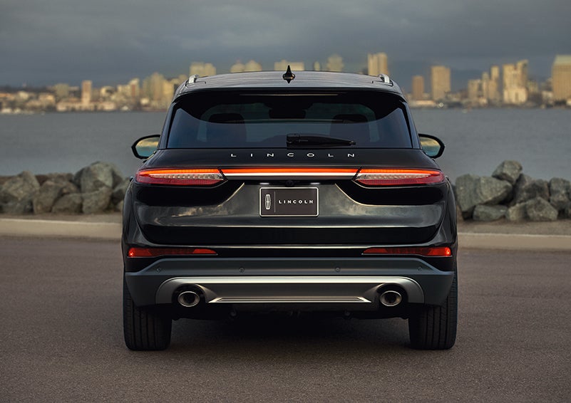 The rear lighting of the 2024 Lincoln Corsair® SUV spans the entire width of the vehicle. | Vision Lincoln in Wahpeton ND
